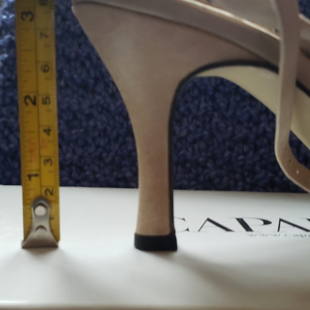 IT'S FORMAL WINTER TIME!Caporrnos Beaded with Evening Bag - Picture 4 of 4